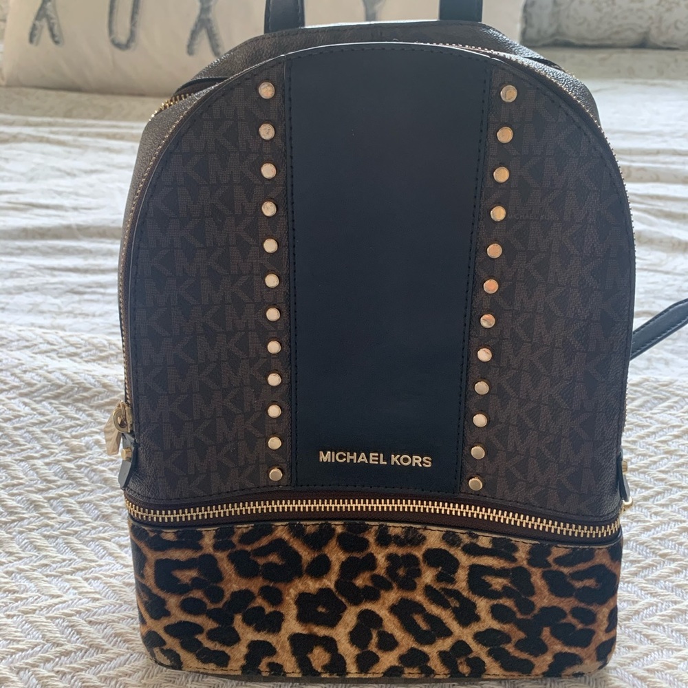 MICHAEL Michael Kora rhea zip back pack purse